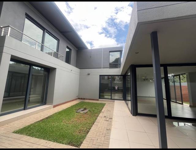 4 BEDROOM PROPERTY TO RENT IN WATERKLOOF RIDGE